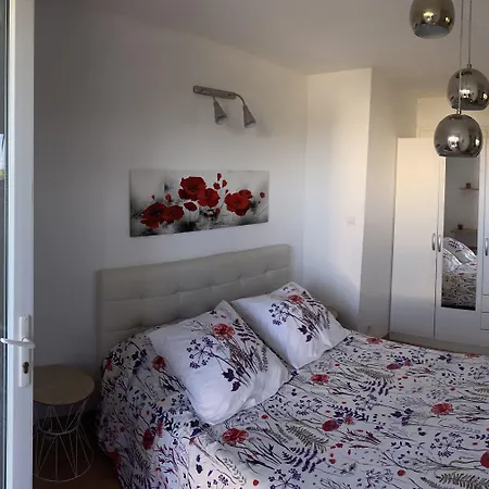D'hotes Les Cigales Bed and Breakfast