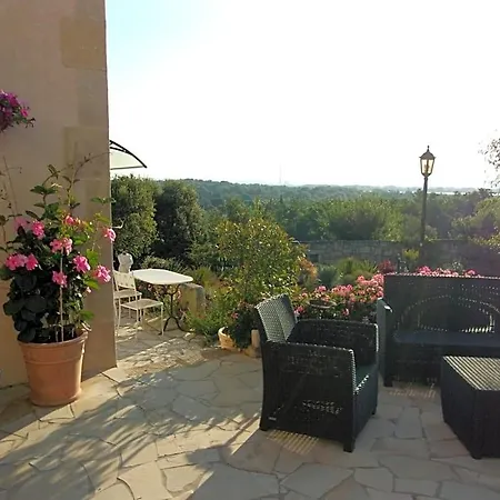 D'hotes Les Cigales Bed & Breakfast