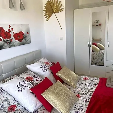 D'hotes Les Cigales Bed & Breakfast 3*