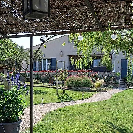 D'hotes Les Cigales Bed and Breakfast Comps (Gard)
