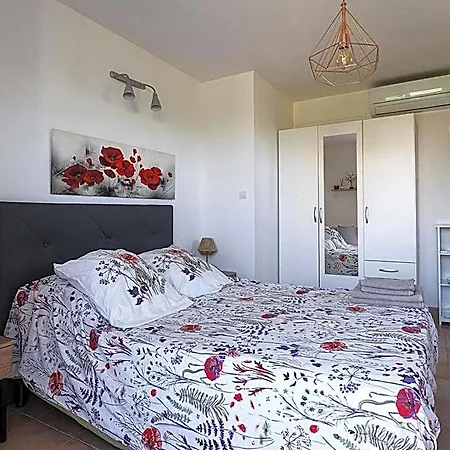 D'hotes Les Cigales Bed and Breakfast 3*