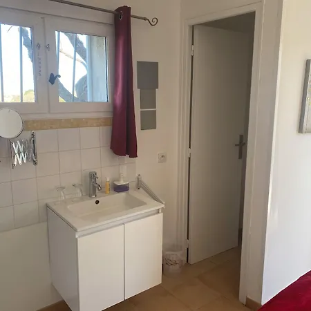 D'hotes Les Cigales Bed & Breakfast